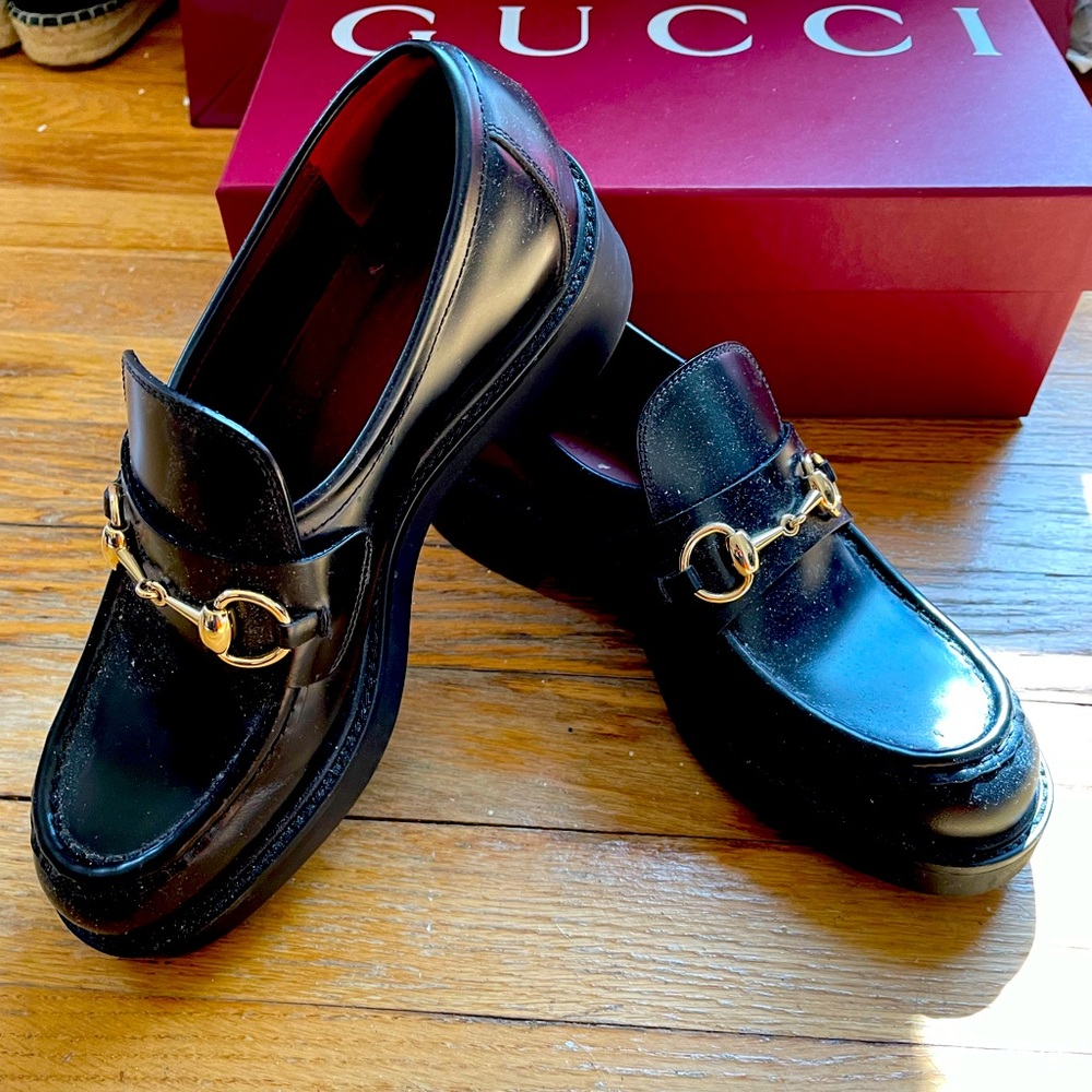 Gucci women’s Black Leather Loafers